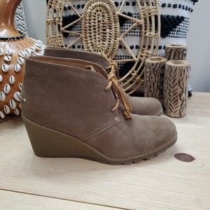 Sperry Stella Prow Wedge Ankle Boot Booties Suede Taupe Lace Up Women's 9.5M EUC